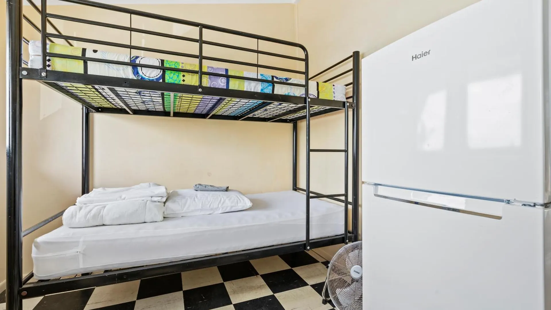 Mangoes Backpacker Hostel & Farmstay Bowen 0*,  Australia