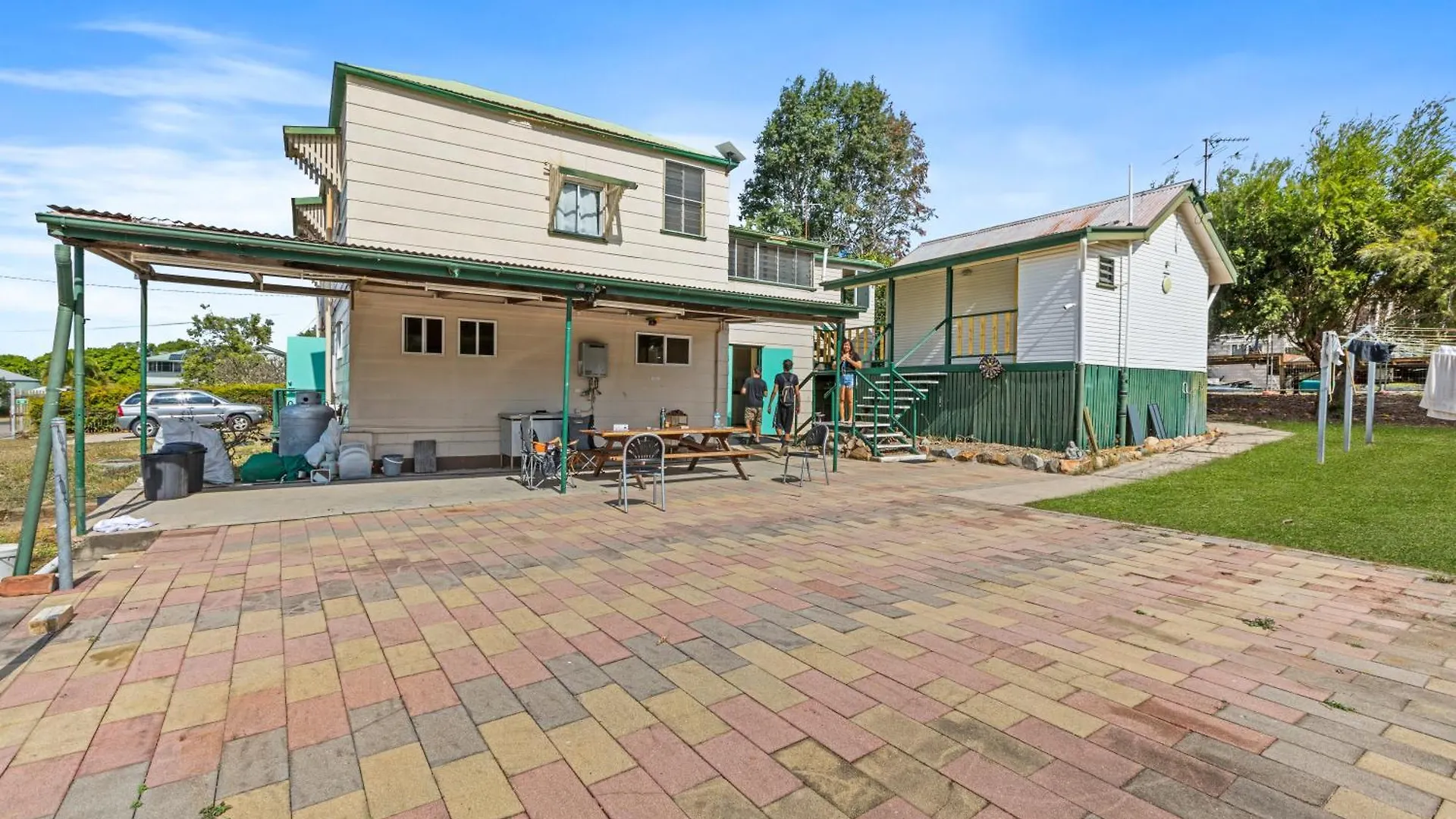 Mangoes Backpacker Hostel & Farmstay Bowen