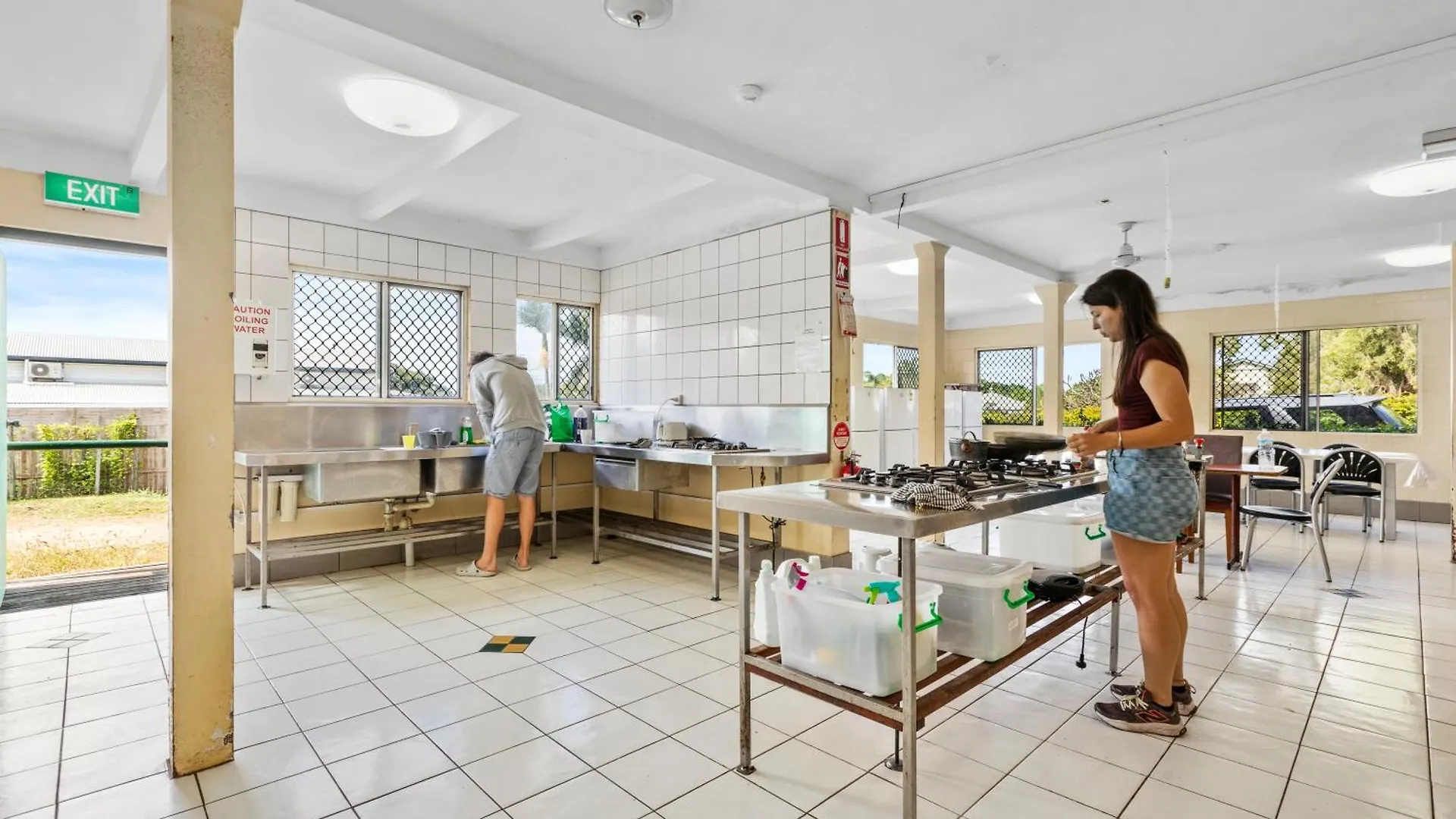 Mangoes Backpacker Hostel & Farmstay Bowen